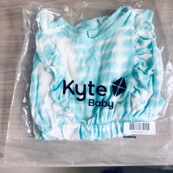 Kyte Baby Blue and White Kids Romper. Size 2T - Picture 4 of 6